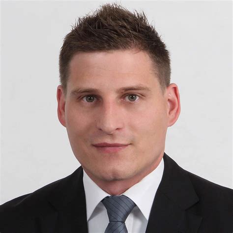 Die deutsche bank ag ist rechtlich nicht verpflichtet, kurse und / oder bewertungen zum basiswert anzuzeigen. Roy Hächler - Berater Privat- und Geschäftskunden ...