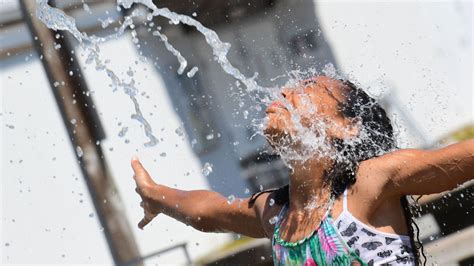 video record breaking heat wave sweeps across northwest u s and canada