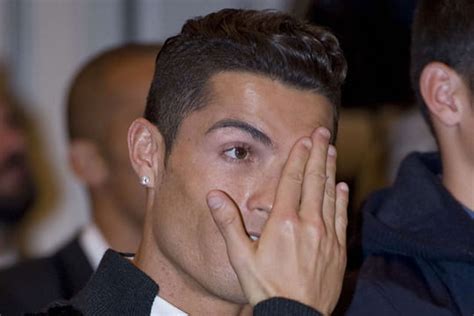 Cristiano Ronaldo Fait Combien De Pompe Par Jour - Football leaks : à combien s'élève la fortune planquée de Cristiano