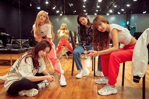 Blackpink Names 5th Member Abs Cbn News