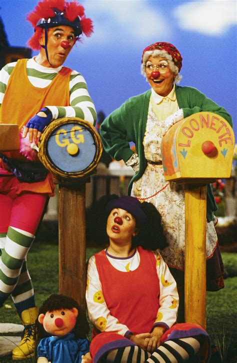 I can clean and dust almost every day. Big Comfy Couch (@BigComfyCouch_) | Twitter