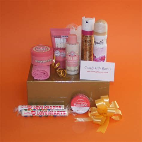 At prezzybox we've got a huge range of perfect birthday presents for everyone. Pamper Gift Ideas for Her | Pampering hamper gifts UK ...