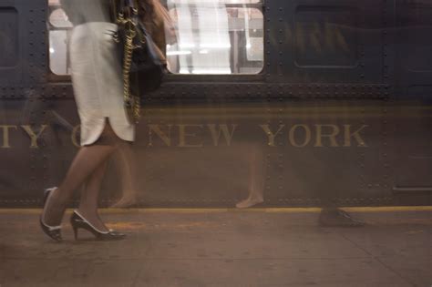 Wallpaper Nyc Woman Walking Subway High Shoes Legs Sony Heels