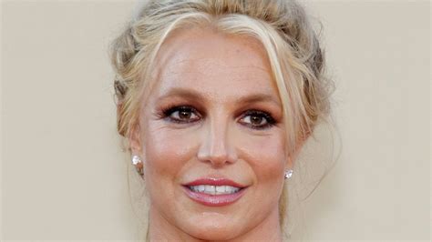 What Britney Spears Really Looks Like Under All That Makeup