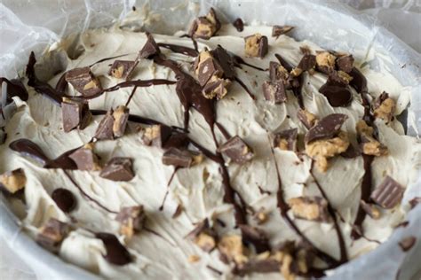 Add in a tablespoon of cocoa powder or some melted chocolate to the filling for even more chocolate! No-Bake Sugar-Free Peanut Butter Pie - Glue Sticks and Gumdrops