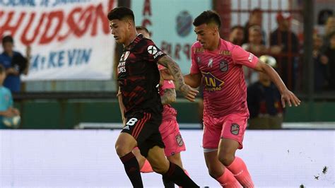 Arsenal de sarandí is playing next match on 14 jul 2021 against sporting cristal in conmebol sudamericana, knockout stage.when the match starts, you will be able to follow sporting cristal v arsenal de sarandí live score, standings, minute by minute updated live results and match. Arsenal de Sarandí vs. River Plate - Resumen de Juego - 18 ...