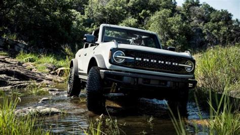 2022 Ford Bronco Everglades Announced With Factory Winch Snorkel Car