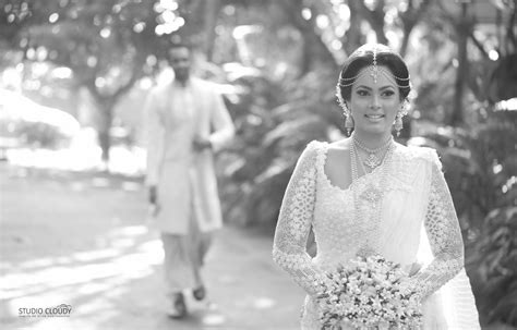 Menaka Peiris Ranil Engagement Sri Lanka Hot Picture Gallery