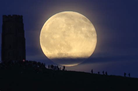 Full Strawberry Moon Set To Appear Over Scotland Tonight As Stargazers