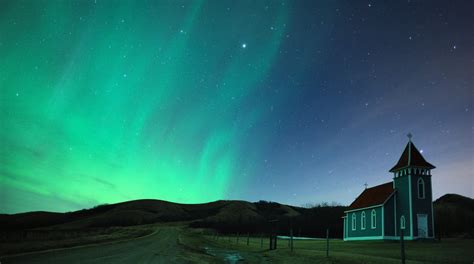 Have A Mesmerizing Glimpse Of The Northern Lights Awareearth