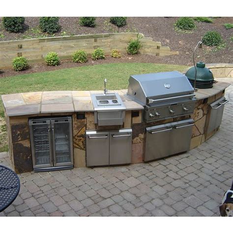 Looking for the perfect outdoor grill island with sink? Curved Custom Outdoor Kitchen C-01 | Outdoor kitchen ...