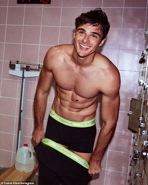 Jacob Elordi Bath Water Candle Hits Online Marketplace Etsy After That Eyebrow Raising Racy