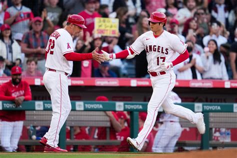 Mlb Trout Ohtani Give Angels 2 1 Walk Off Win Over White Sox The