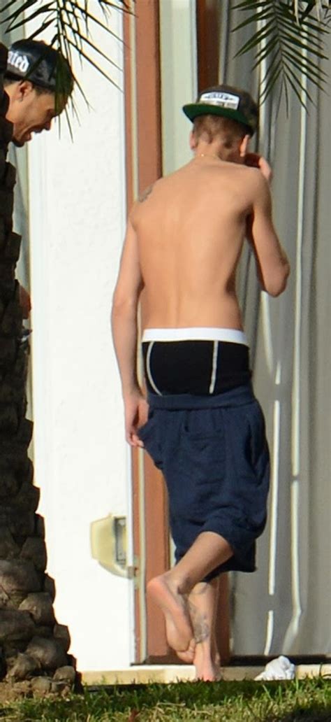 Celeb Saggers Old Justin Bieber Shirtless Sagging Pics