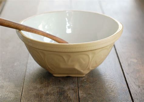 Vintage Mixing Bowl From Tg Green Yellowware Gripstand Style 10