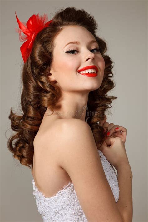 Pretty Girl In Pin Up Pose In Nightie Hoodoo Wallpaper