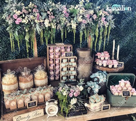 A cozy rustic candy table with cookies, candie in boxes, on crates and in cages is a cute and easy idea. www.kamalion.com.mx - Candy Bar / Decoración / Vintage ...
