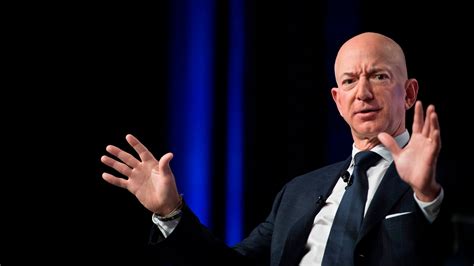 Why Jeff Bezos Went To Medium With His Message The New York Times