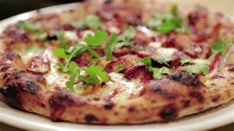 Celebchefcooking How To Make Barbecue Chicken Pizza Wolfgang Puck