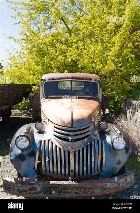 Old Truck Abandoned Rusting American Auto Junkyard Stock Photo Alamy