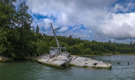 Wreck Of The Uss Plainview The Worlds Largest Hydrofoil Worlds