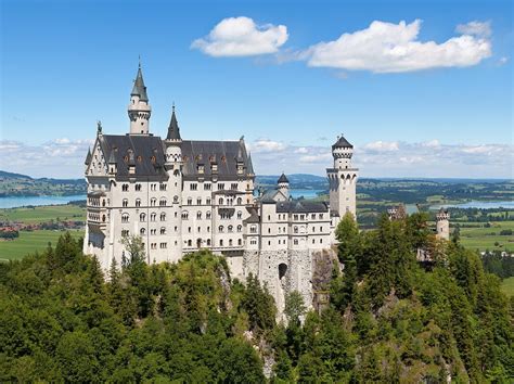 Interesting Facts About 19th Century Neuschwanstein Castle