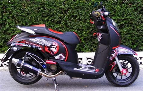 Harga honda scoopy 2020 gambar dan spesifikasi lengkap disini. Gambar modifikasi scoopy airbrush thailook velg jari jari ring 17 14 ceper classic unik keren 2018
