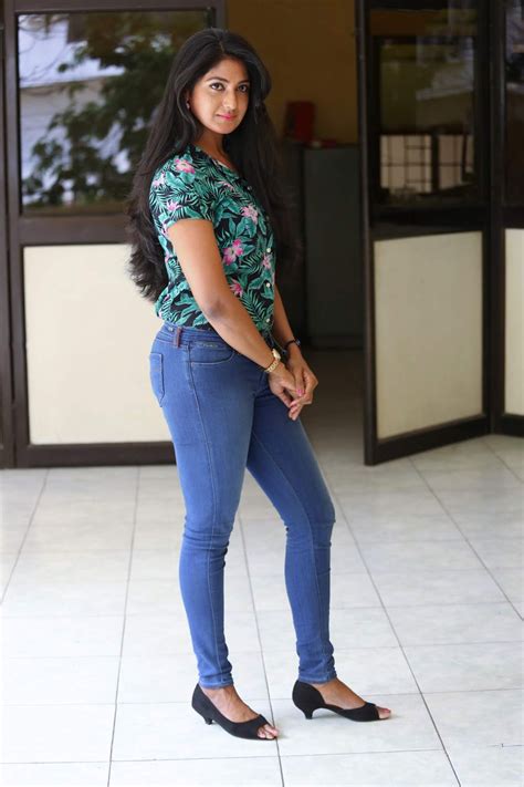 New Tollywood Actress Yagna Shetty In Tight Jeans Popping Butt Latest Glam Pics Cinehub