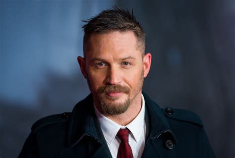 Tom Hardy Was Criticized By Batman Fans For Gaining 30 Pounds To Play Bane In The Dark Knight