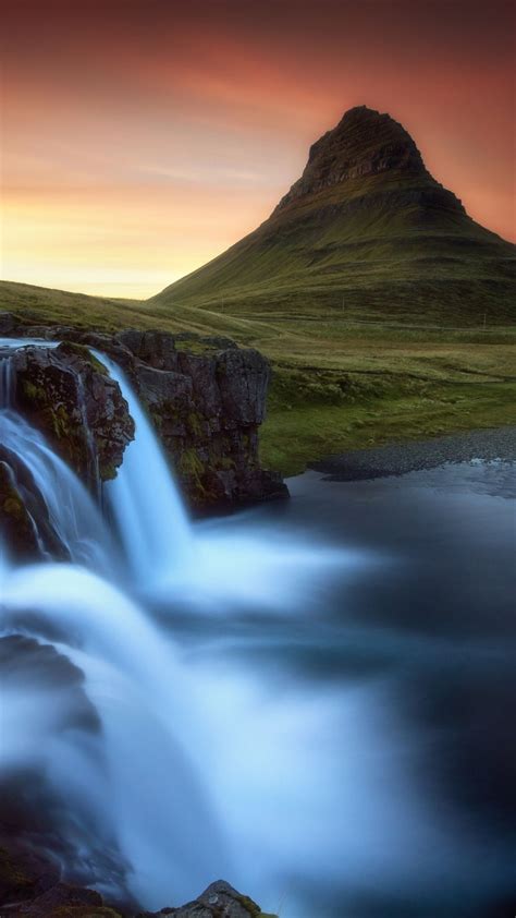 23 Waterfalls Of Iceland Iphone Wallpapers Wallpaperboat