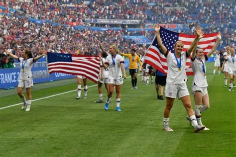 The fifa women's world cup is an international association football competition contested by the senior women's national teams of the members of fédération internationale de football association (fifa), the sport's international governing body. US celebrates women's football team after World Cup win - Breitbart