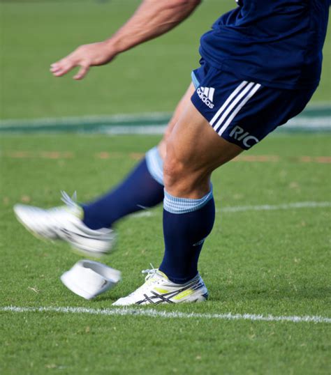 Choisissez votre équipe et endossez le maillot de gardien ou d'attaquant. 3 clés pour plus de puissance en tir au but ! - CULTURE RUGBY