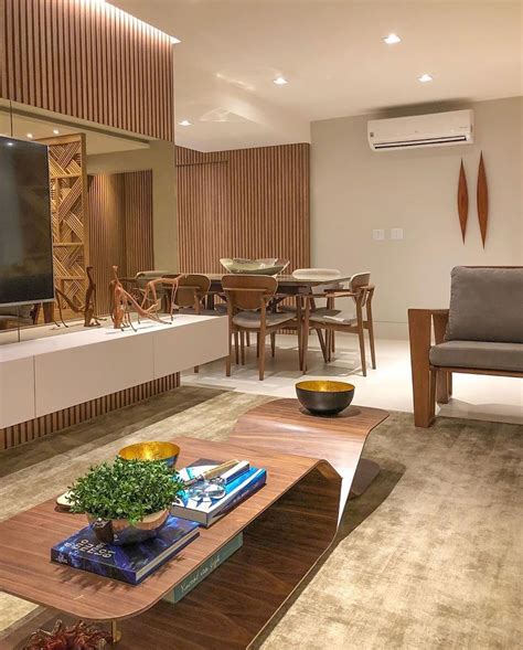 Repertório Casa Lucas Kenji no Instagram Lindas salas integradas com painéis de madeira