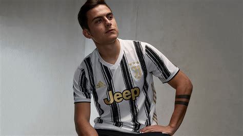 Made from soft fabric that absorbs moisture, it'll keep you comfortable even when things get sketchy on the soccer field. Revealing Juventus 2020/21 Home Jersey that takes inspiration from contemporary art to ...