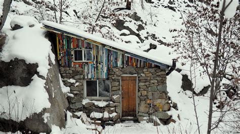 Between the bavarian village town center in leavenworth that offers authentic european dining and shopping and the soaring granite peaks and pristine backcountry lakes, you'll wonder if you took a wrong turn at kansas (in a good way). Cabin crush: A rustic cabin in Leavenworth, Washington ...