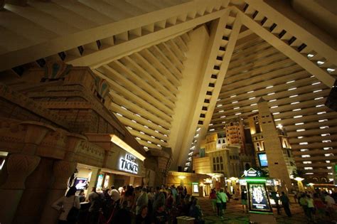 Lobby Des Luxor Hotels In Las Vegas Hotel Luxor Las Vegas