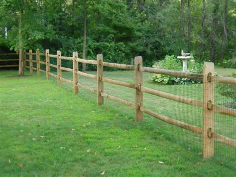 Though wood split rail fence is the most ideal choice for rural areas with huge land space and livestock, some of the city dwellers too have started opting for it during the recent times. 78 Best images about Split Rail Fencing on Pinterest | Pull up ... | Backyard fences, Fence ...
