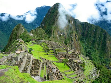 Machu picchu is located in the andes mountains of south america. Machu Picchu - Turismo.org