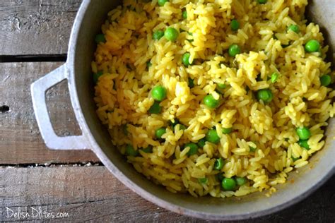 How to make yellow rice: Arroz Amarillo (Spanish Yellow Rice) | Delish D'Lites