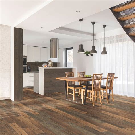 Rustic spiced oak laminate flooring: Mohawk® Perfectseal Solutions 10 Station Oak Mix Laminate ...