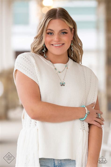 Paparazzi Simply Santa Fe Fashion Fix Set January 2023