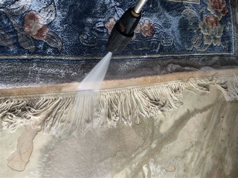 Größere teppiche und teppiche mit unterschiedlichen fasern müssen mit der hand gewaschen sie waschen ihren teppich, in dem sie ihn mit der florseite auf den schnee auslegen und ausklopfen. Teppichwäsche Hamburg 4 - Teppiche-Waschen-Hamburg.de