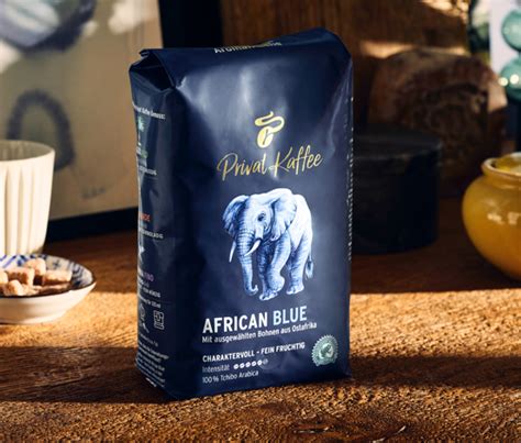 Tchibo privat kaffee çeşitlerinin eşsiz lezzetleri dünyanın en iyi kahve ülkelerini ayağınıza getiriyor. Privat Kaffee African Blue online bestellen bei Tchibo 8110