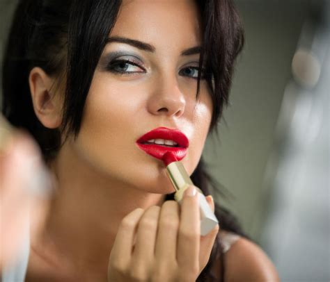 Avon Extra Lasting Lipstick