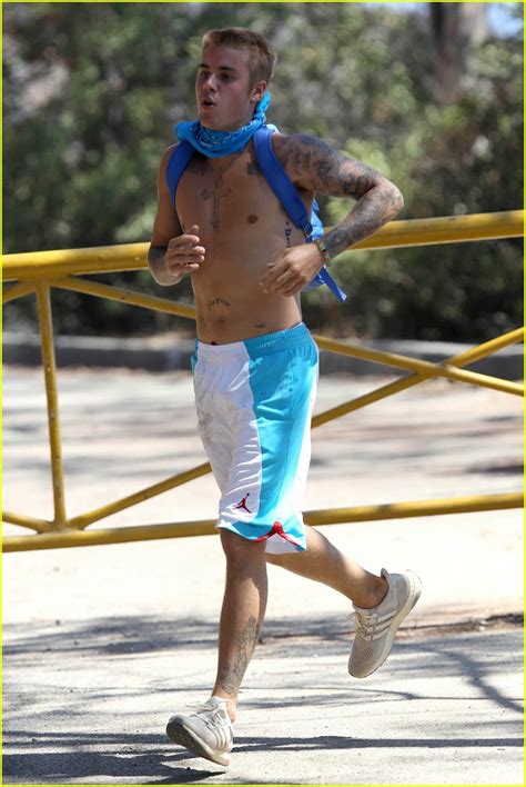 Justin Bieber Goes Shirtless For A Solo Hike Photo 3746489 Justin