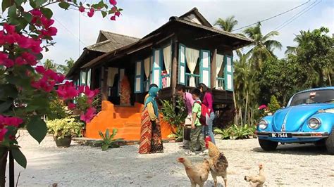 Renting a room with homestay in malaysia offers host family accommodation, ideal for all types of travel including tourists, students, gap year, interns or city break. Tourism Malaysia - Homestay - YouTube