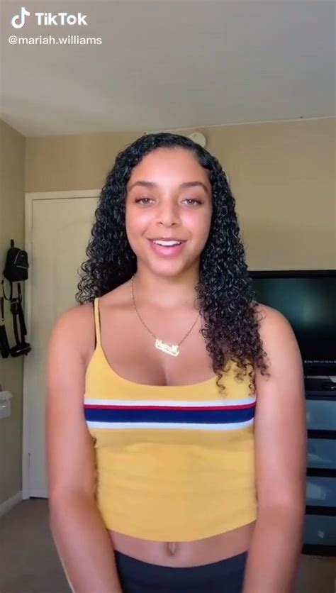 Hottie Mariah Williams Shows Cleavage In Crop Top And Bouncing Tits