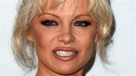 Pamela Anderson S Take On Her Playboy Mansion Experience Isn T Quite