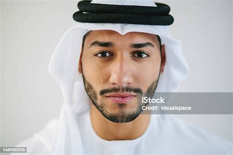 Potret Pria Timur Tengah Foto Stok Unduh Gambar Sekarang Laki Laki