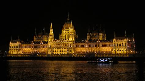 Auf diesem kanal möchten wir nicht nur schöne immobilien in ungarn und vor allem am westbalaton vorstellen. Schönes Ungarn: Budapest 2 Foto & Bild | world ...